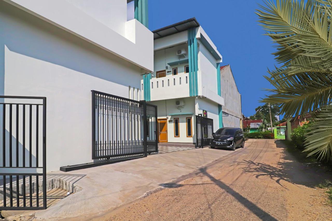 Oyo Life 92691 Mc Kost Syariah Hotel Jambi Exterior photo