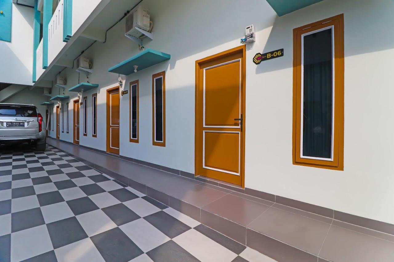 Oyo Life 92691 Mc Kost Syariah Hotel Jambi Exterior photo